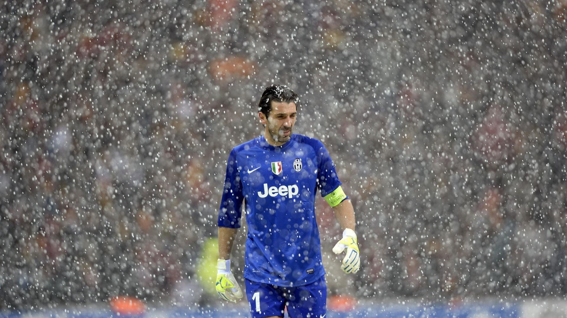 五大联赛豪门面对财政压力转型求变，五大联赛豪门背后财团